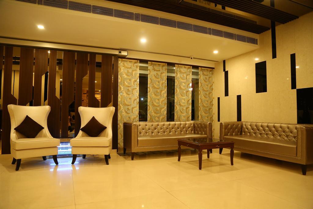 ホテル パーク グランド Chandīgarh エクステリア 写真
